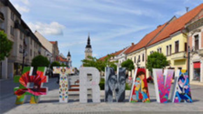 Dobrovoľníci v Trnave robia nákupy pre seniorov