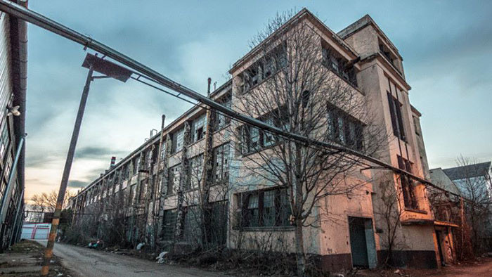 Čierne diery_FM: Coburgove závody