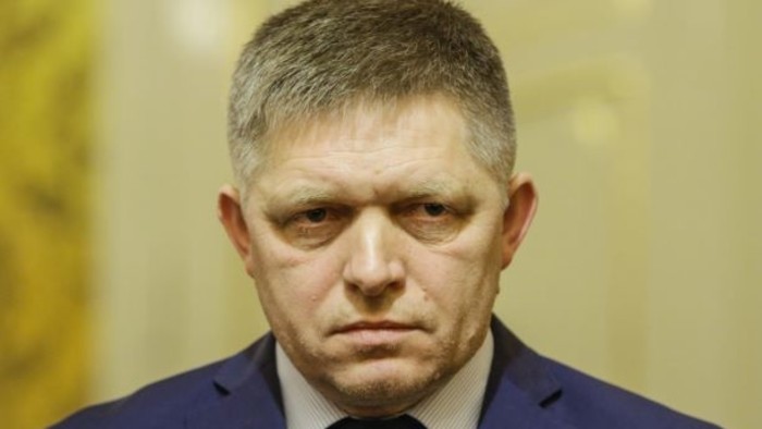 Robert Fico a Smer-SD párt elnöke marad