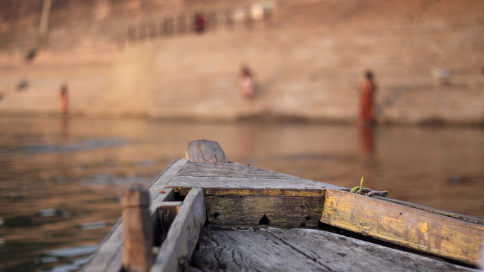 IMG_7991_India_Varanasi_ghat_ganga_boat_1200_Janik.JPG
