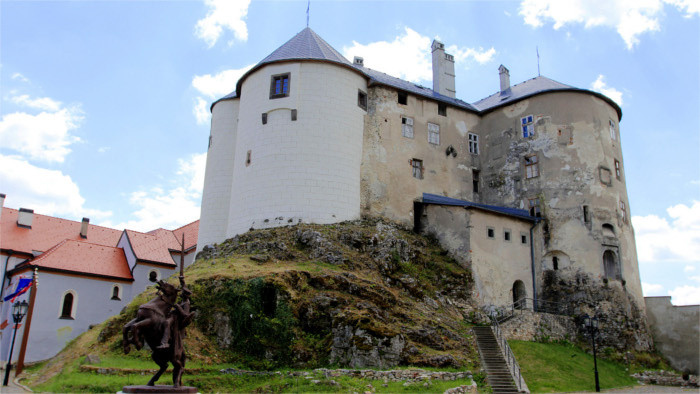 Visiting Slovak castles for free?