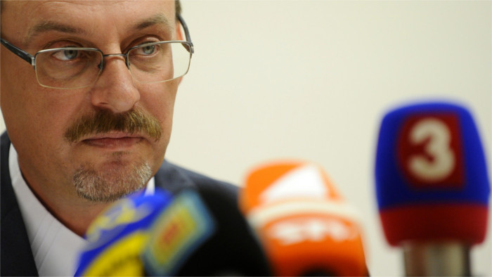 Un ex fiscal ha sido acusado de obstrucción a la justicia