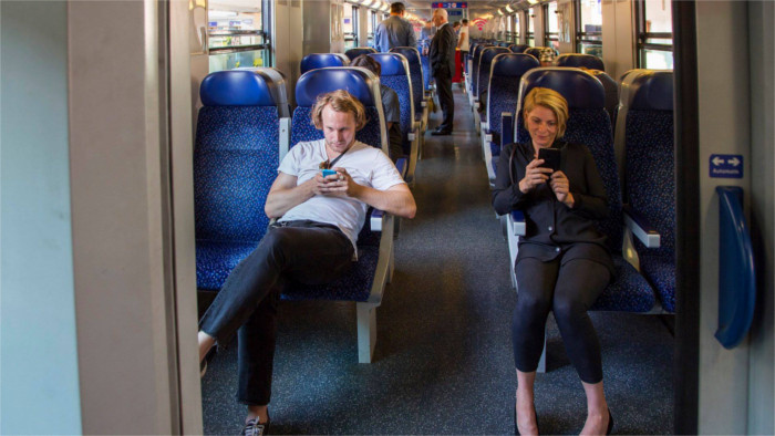 Unterwegs mit Pendlern zwischen Bratislava und Wien 