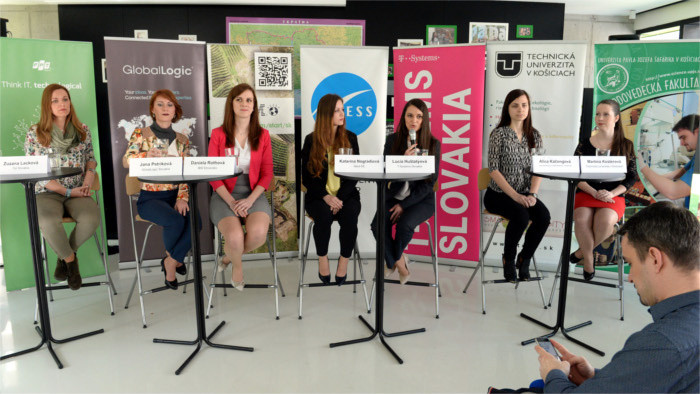 Grupo de trabajo “Mujeres en la era digital” comienza su actividad en Bruselas