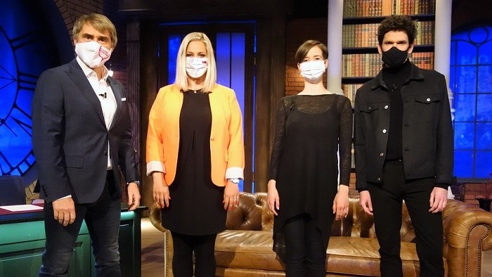 Známi herci aj tlmočníčka posunkovej reči v Neskoro večer