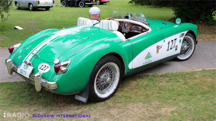 Piešťany Gold Ribbons auto veteran 1_Gavin Shoebridge.jpg