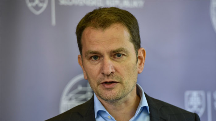 La coalition au pouvoir face à une série d'affaires concernant les mémoires finaux d’études