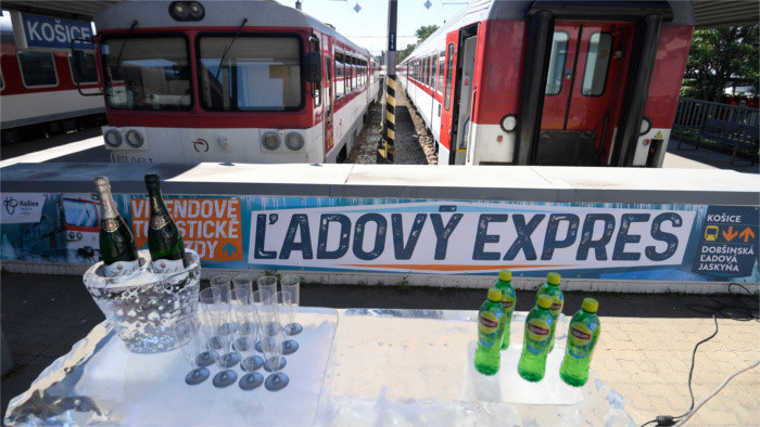 Eis-Express von Košice zur Eishöhle Dobšiná