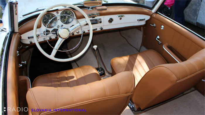 Piešťany Gold Ribbons auto veteran 2_Gavin Shoebridge.jpg
