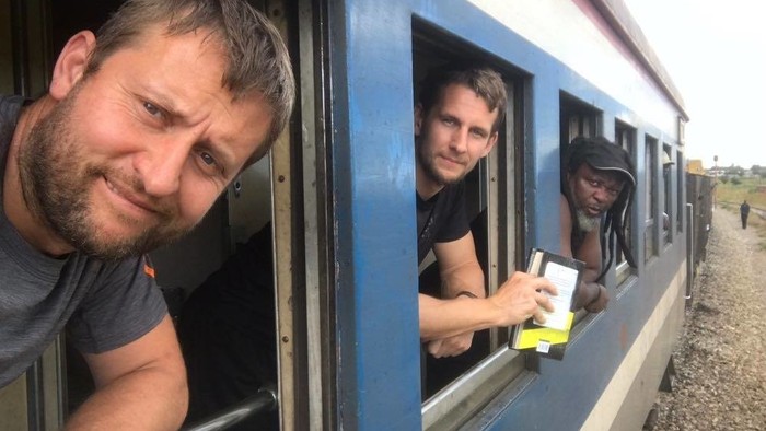 vlak trio.jpg