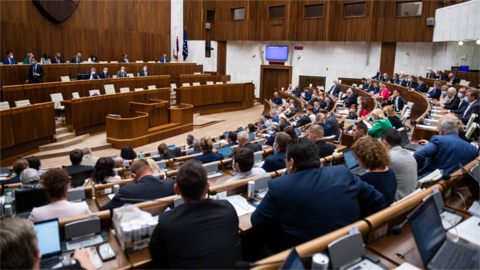El Parlamento eslovaco debate enmienda a la Ley del aborto 