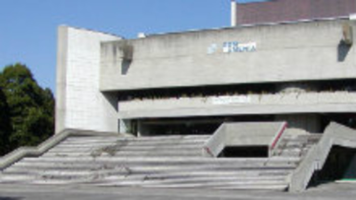 Žiaci a pedagógovia vystavujú