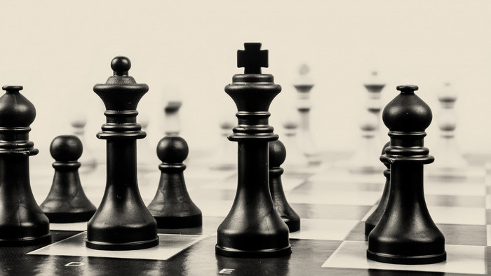 Symposion: Nepriateľ