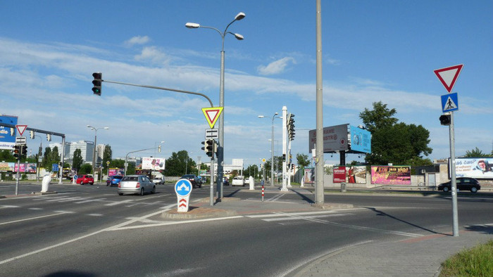 Otáčanie v križovatke
