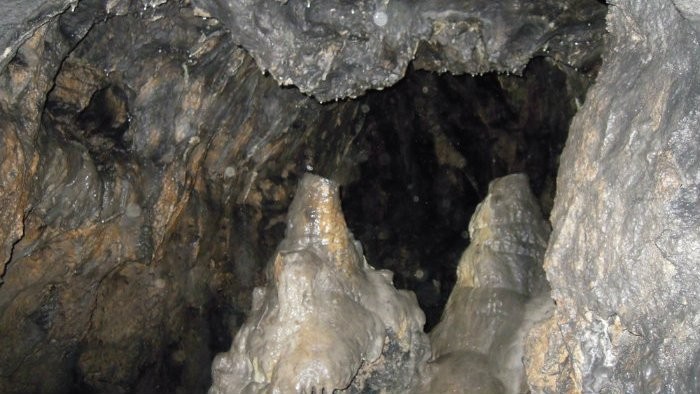 Sú Závadské jaskyne naozaj temné?