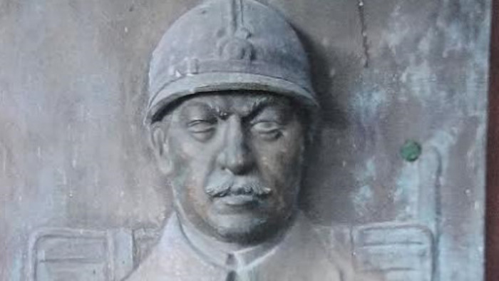 Dévoilement de la plaque commémorative retrouvée du légionnaire Jozef Adamík 
