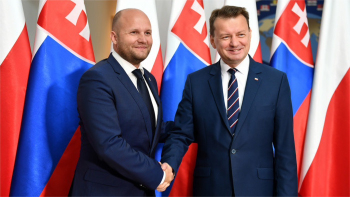 Министр обороны Я. Надь в Польше