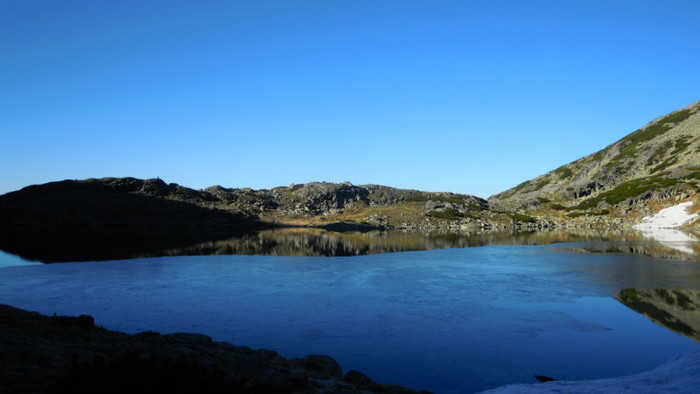 DSCN7860 Batizovské pleso s ľadom 7,03 hod.JPG