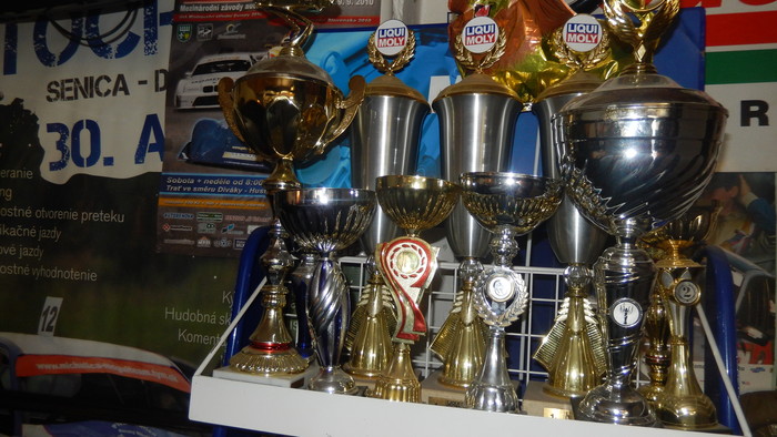 Milan Rýzek ml. - cenné trofeje.jpg
