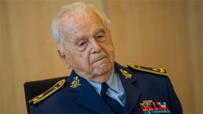 Brigadier General Píka receives State Award on his 95th birthday 