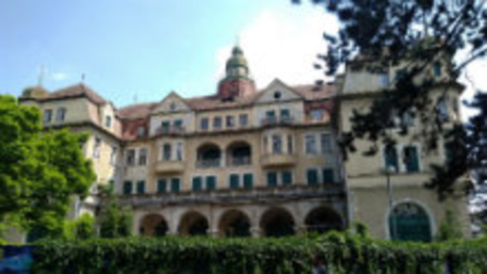 Piešťanský hotel Slovan roky chátra