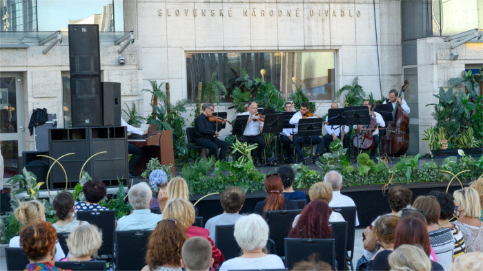 Spectacles en plein air : vendredis estivaux