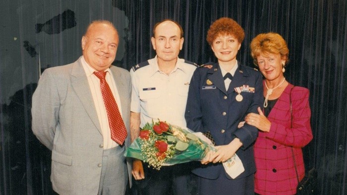 V Pentagone so svoju dcérou%2c zaťom a manželkou.jpg