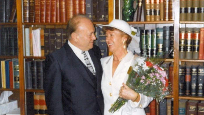 Po svadobnom obrade vo Washingtone 24. decembra  1992.jpg