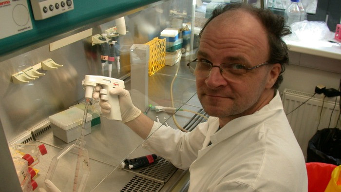 Keď sa veda a hudba ovplyvňujú. Biochemik muzikant v Ráne na eFeMku