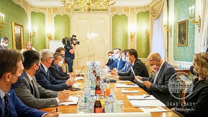 A gazdasági válságstáb egyeztetéseiről 