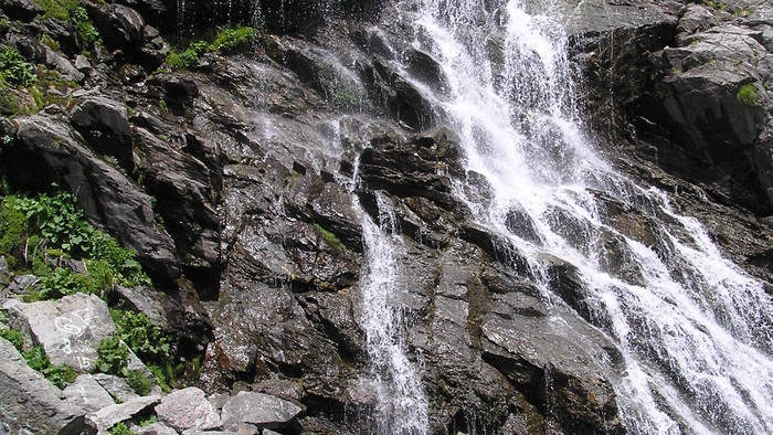 Transfagarasan_vodopád.JPG