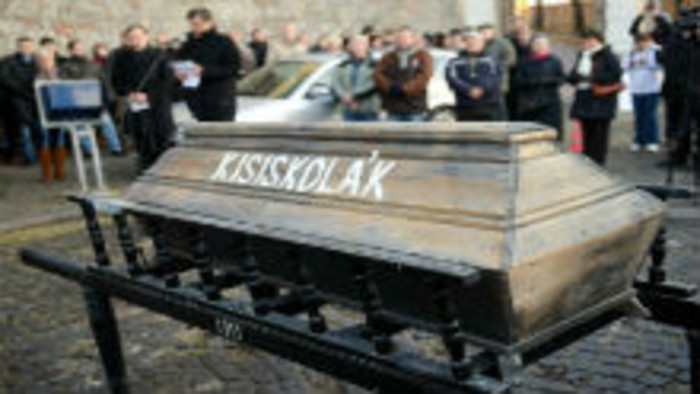 Hány magyar iskola vár megmentésre Szlovákiában? 