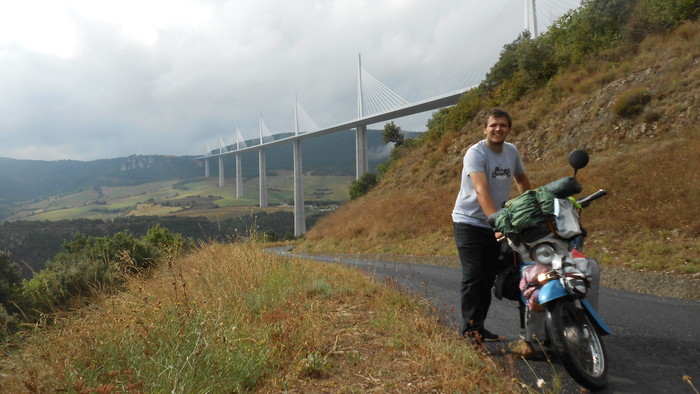 Viaduct Millau a ja 2.JPG