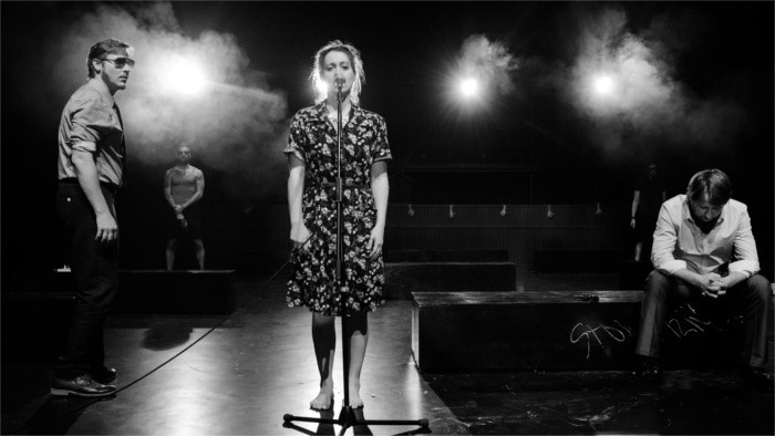 Theaterfestival in 50-Seelen-Dorf