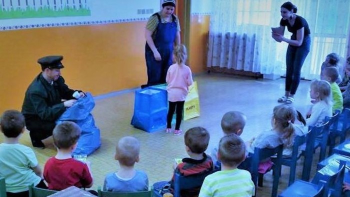 Megjelent a Kukamanó