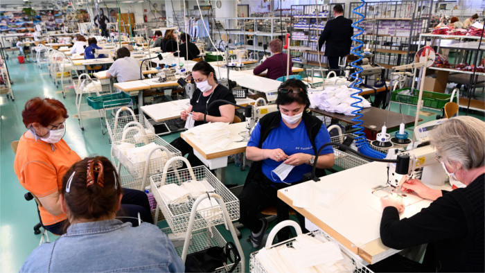 Le gouvernement a commencé à distribuer le matériel sanitaire pour des personnels de santé