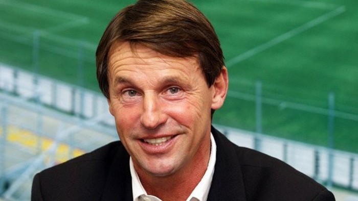 Неожиданные перестановки в футбольном «Словане»