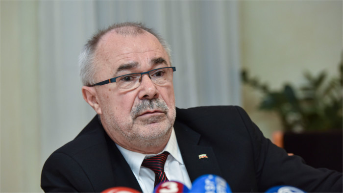 СР поддерживает введение европейской минимальной зарплаты