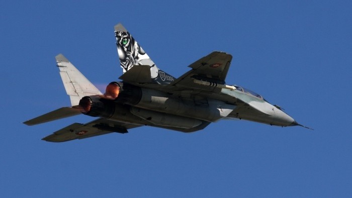 Минобороны СР: охранять наше небо будут американские F-16