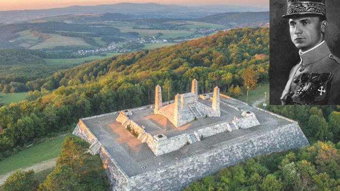 Mohyla de Milan Rastislav Štefánik en Bradlo