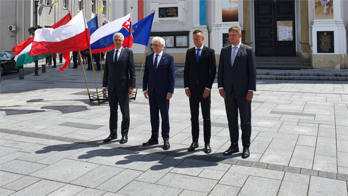 Current foreign policy issues discussed at V4 meeting