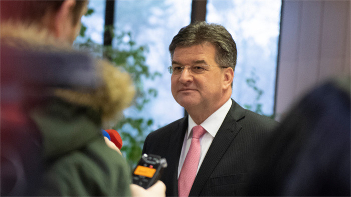 El ministro Lajčák se reúne con la ministra austríaca K. Edtstadler