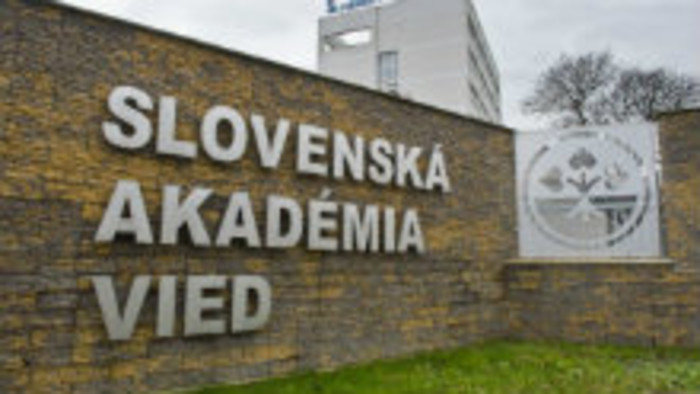 K veci: Spor medzi ministerstvom školstva a SAV pokračuje