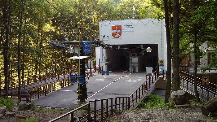 Lanovka_zelezna.jpg
