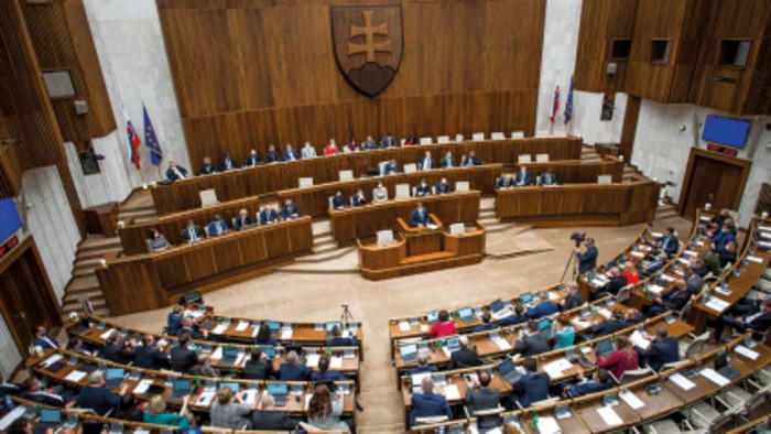  Kibontakozóban egy kultúrharc?