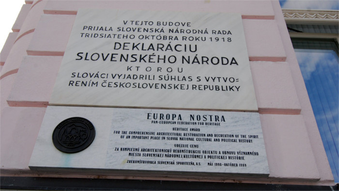 Poslanci odobrili jednorazový sviatok