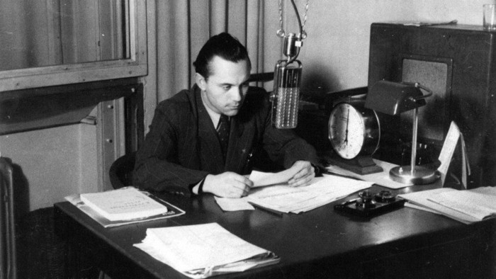 E.S. v Slovenskom  rozhlase v roku 1948 - Copy.jpg
