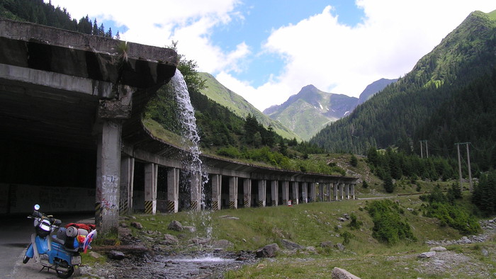 Transfagarasan_stúpanie do hôr.JPG