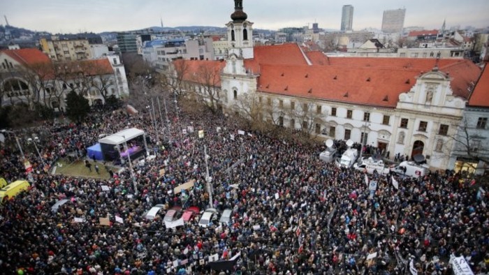 Kormányválságon innen, gyilkosságon túl