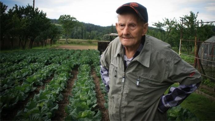 Pablo Stacho rinde homenaje a la vejez